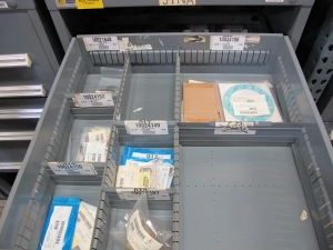 STANLEY VIDMAR HEAVY DUTY 5-DRAWER PARTS CABINET W/ CONTENTS (W-50) LOADING & HANDLING FEE $25-